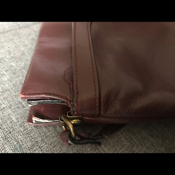 Vintage burgundy/wine Etienne Aigner crossbody - Picture 8 of 8